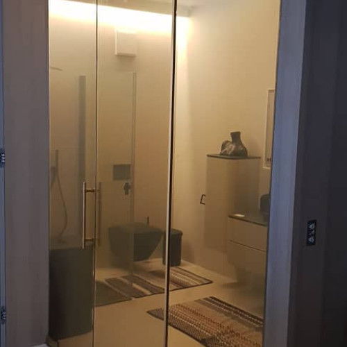 Okosüveg, kapcsolható üvegfalak