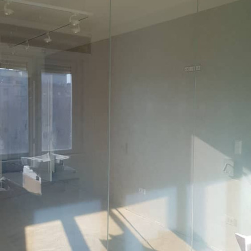 Okosüveg, kapcsolható üvegfalak