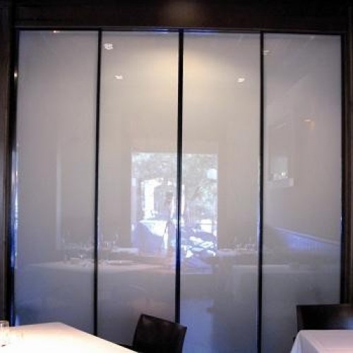 Okosüveg, kapcsolható üvegfalak